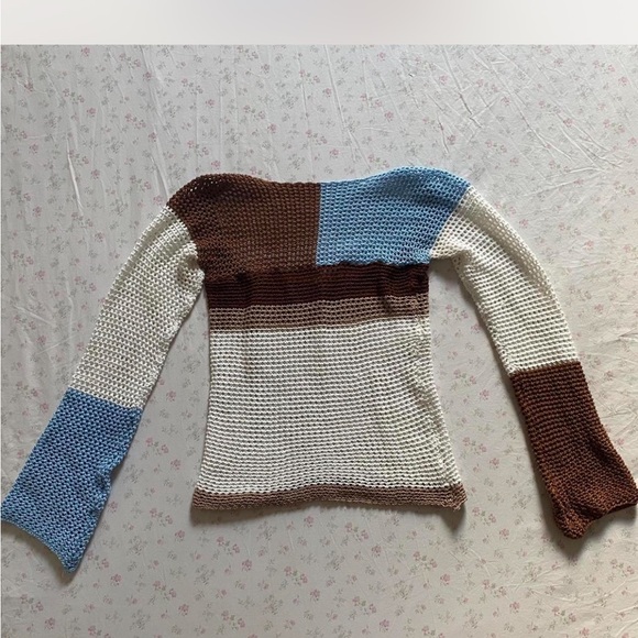 Colorblock Knit Sweater - Picture 4 of 4